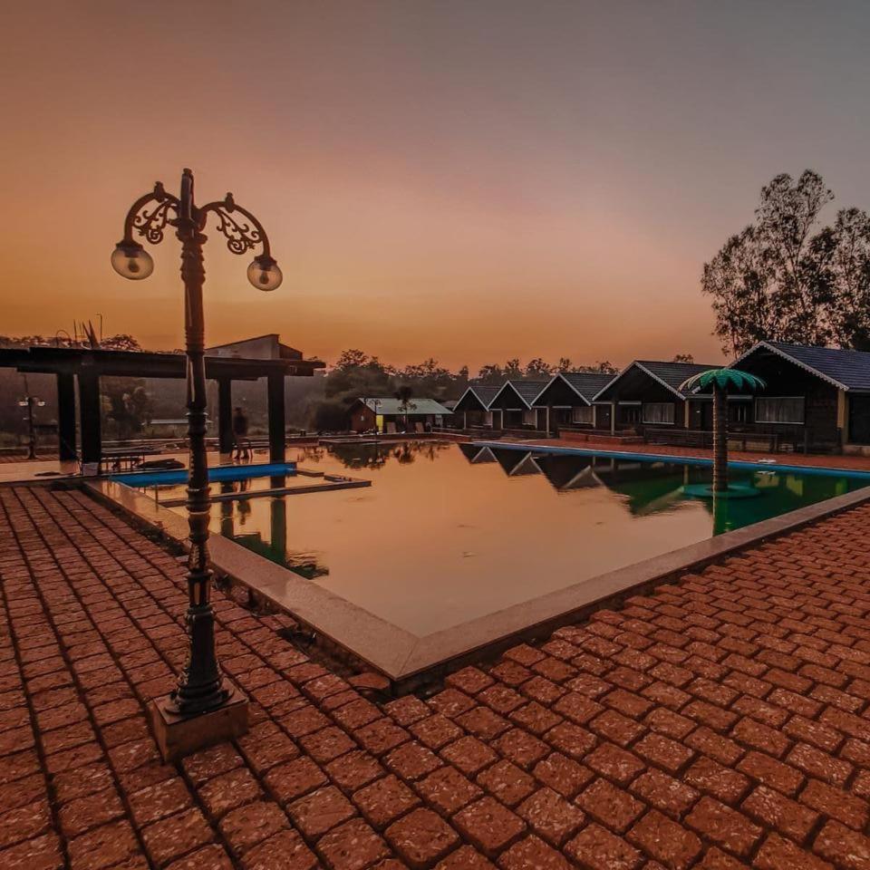 Kings Resort Dandeli Buitenkant foto